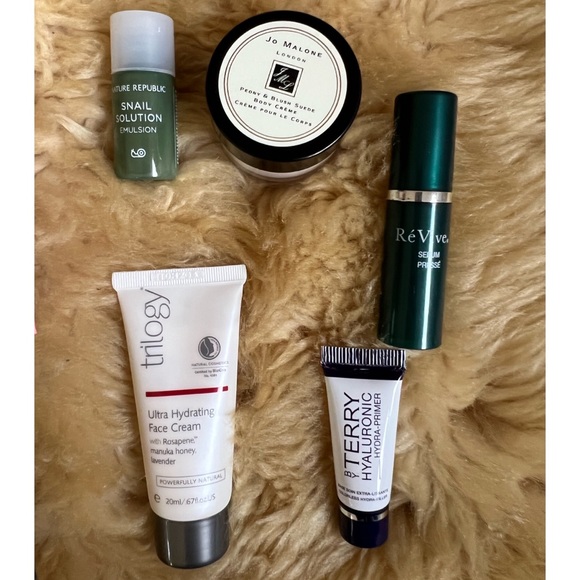 New 13 Piece Makeup and Skincare Travel Bundle with Bag - Picture 4 of 11